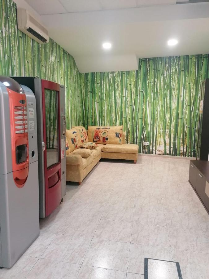 Albergue El Templarin Ponferrada Luaran gambar