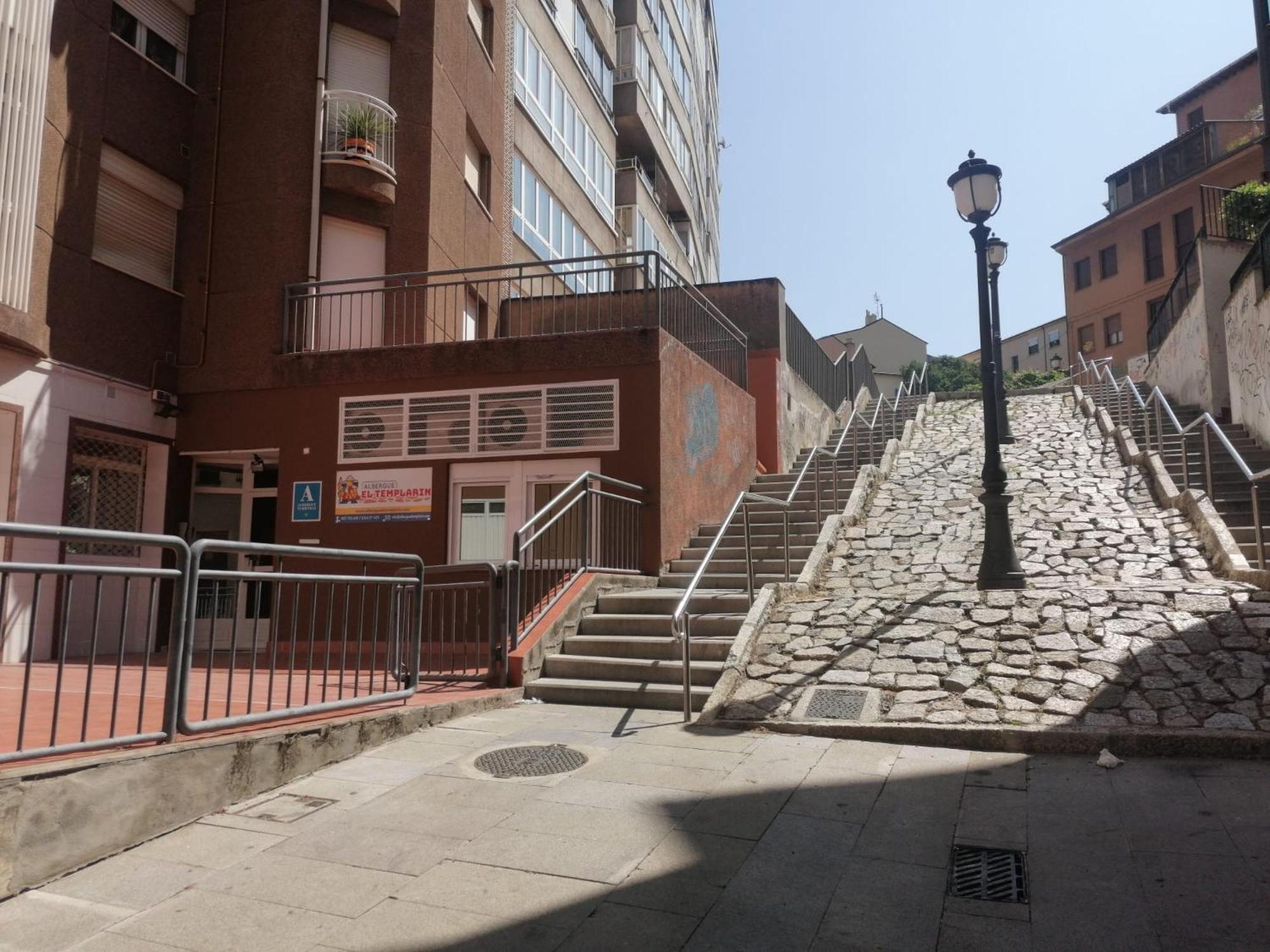 Albergue El Templarin Ponferrada Luaran gambar